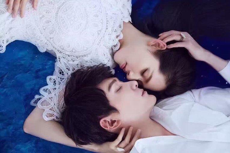 夏日时尚的爱丽